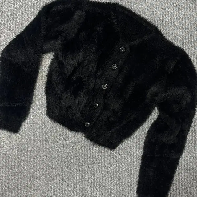 [threetimes] cropped fur cardigan