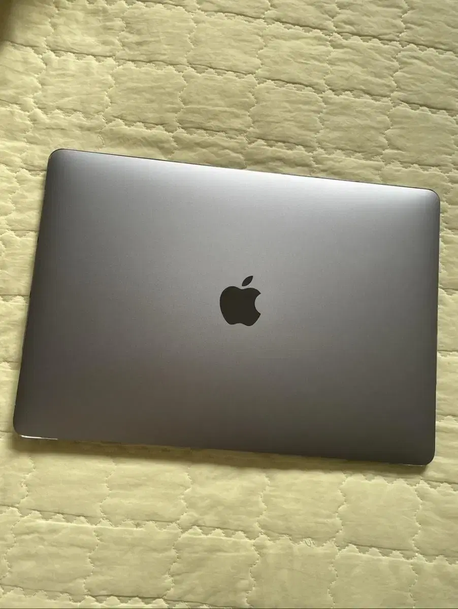 MacBook Pro 2019 13-inch i5 516GB 8GB