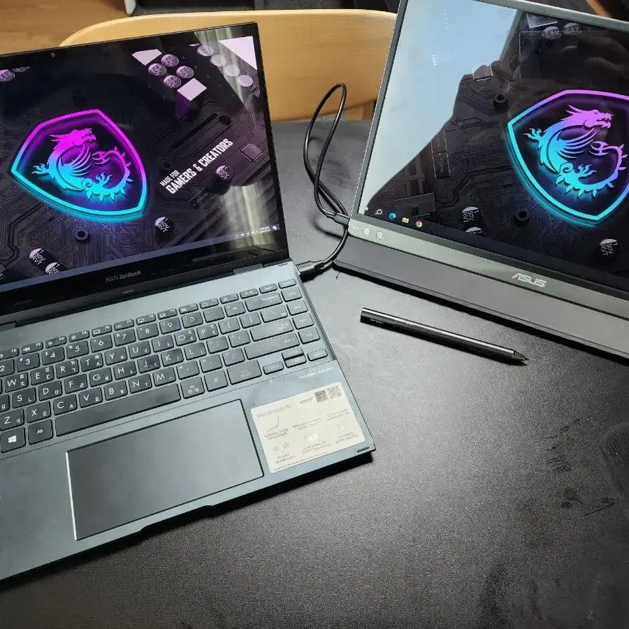 ASUS ZenBook Flip 13 & MB16AC