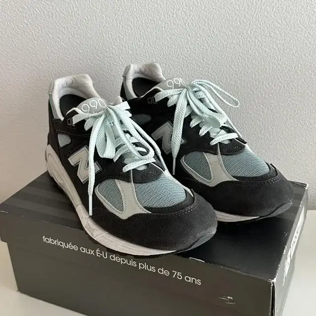 뉴발란스 키스 KITH 콜라보 990v2 판매!