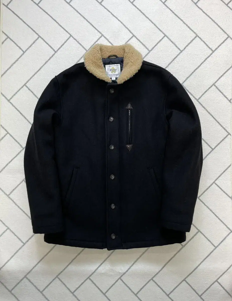 (S/L) Made in USA Golden Bear Sharing kara Wool Coat