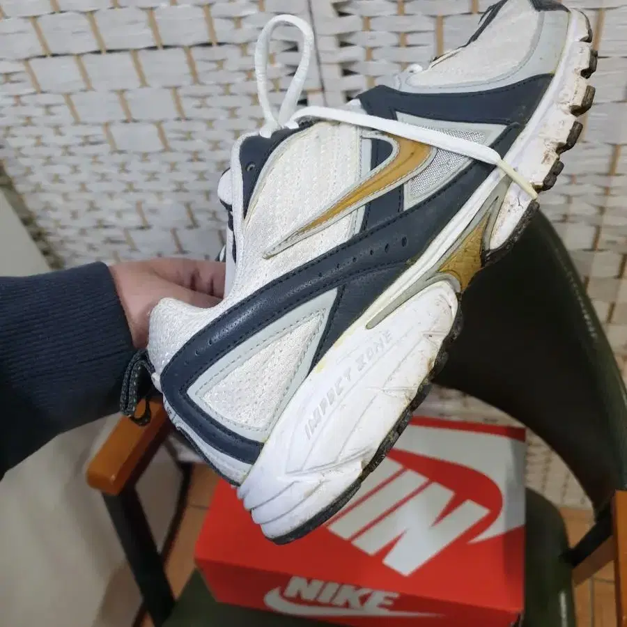 NIKE Impact Zone 나이키 임팩트 줌 런닝화 275mm