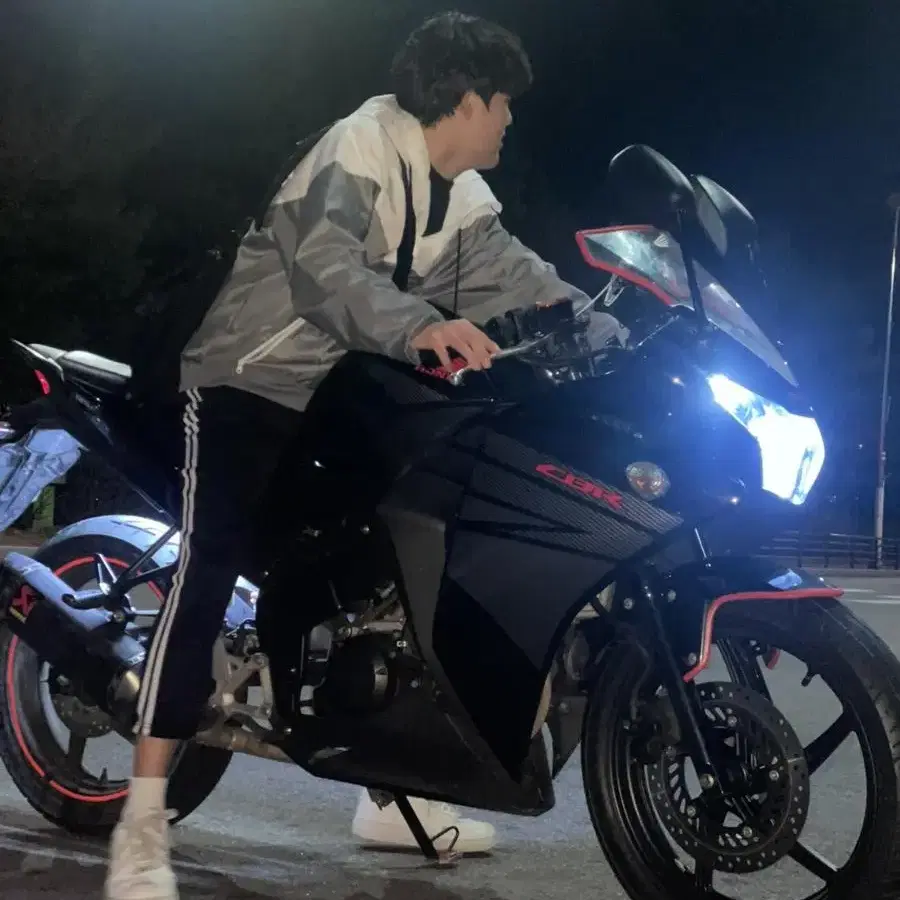 cbr125 17년식 아크라포빅 팝니다