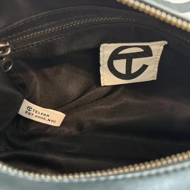 Telfar duffle bag medium 텔파 더플백