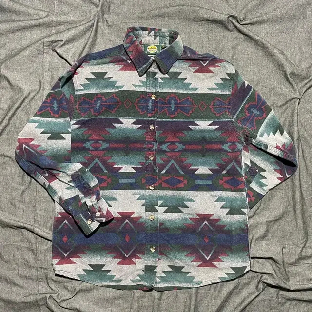 CABELAS L/S Aztec Flannel Shirt Sz M(W)