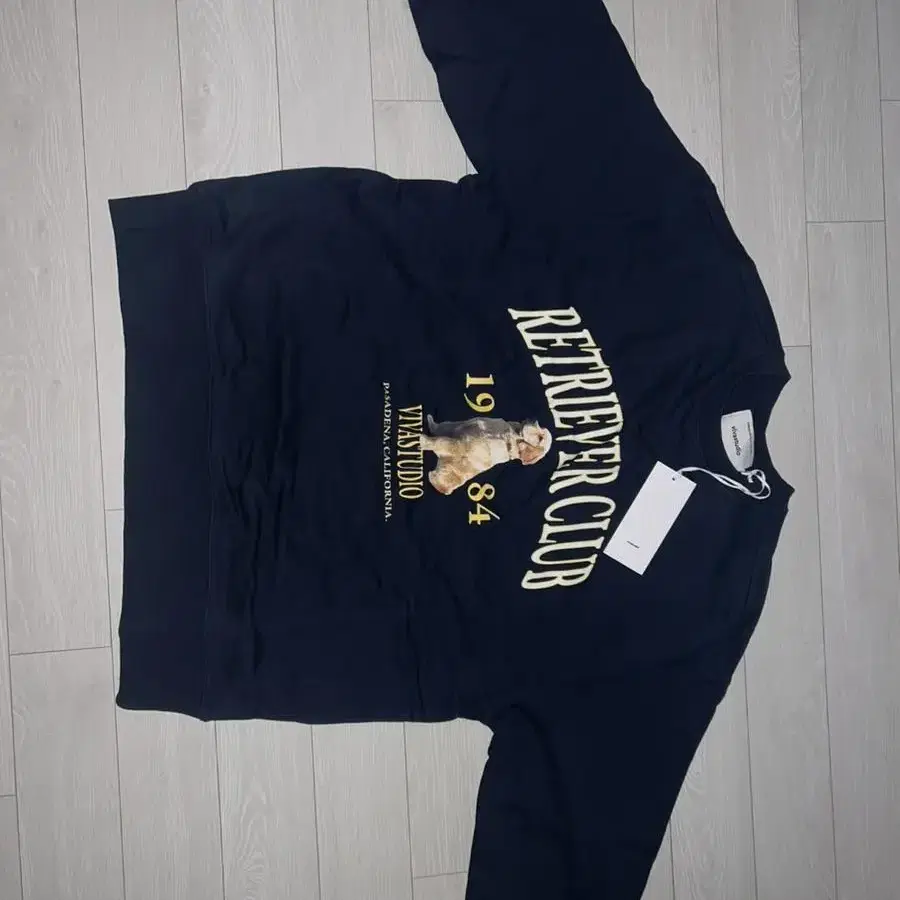 비바스튜디오 맨투맨 RETRIEVER CREWNECK(NAVY)