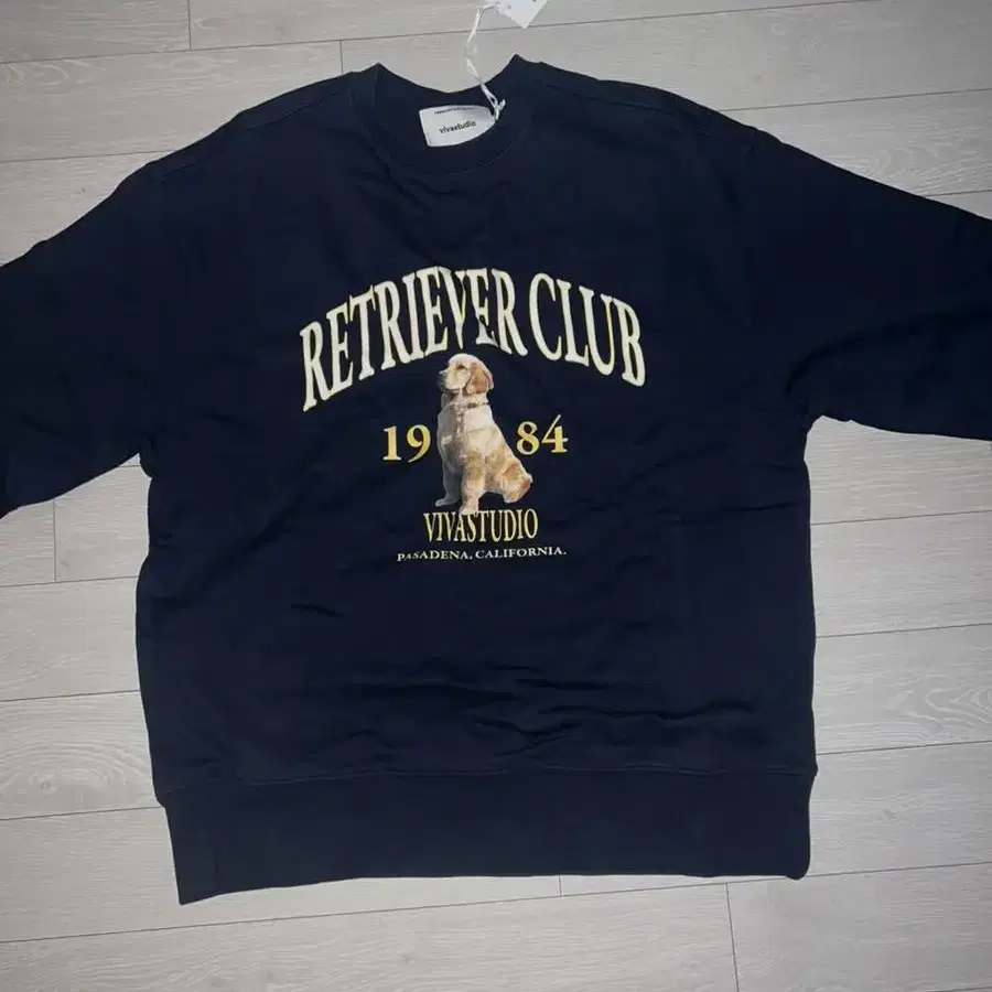 비바스튜디오 맨투맨 RETRIEVER CREWNECK(NAVY)