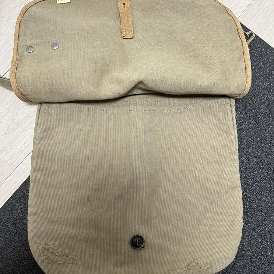 비즈빔 visvim 23aw mil shoulder bag