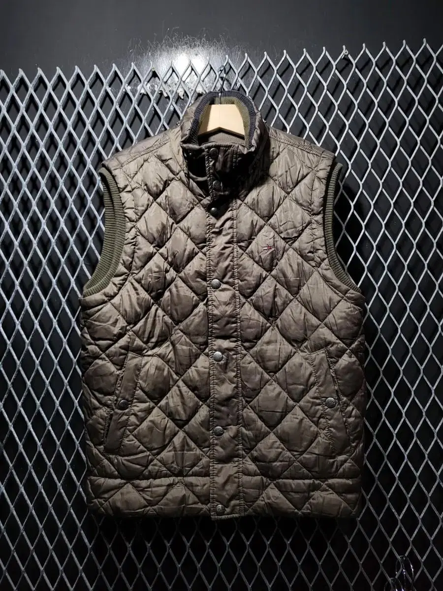 Tommy Hilfiger Khaki quilted vest