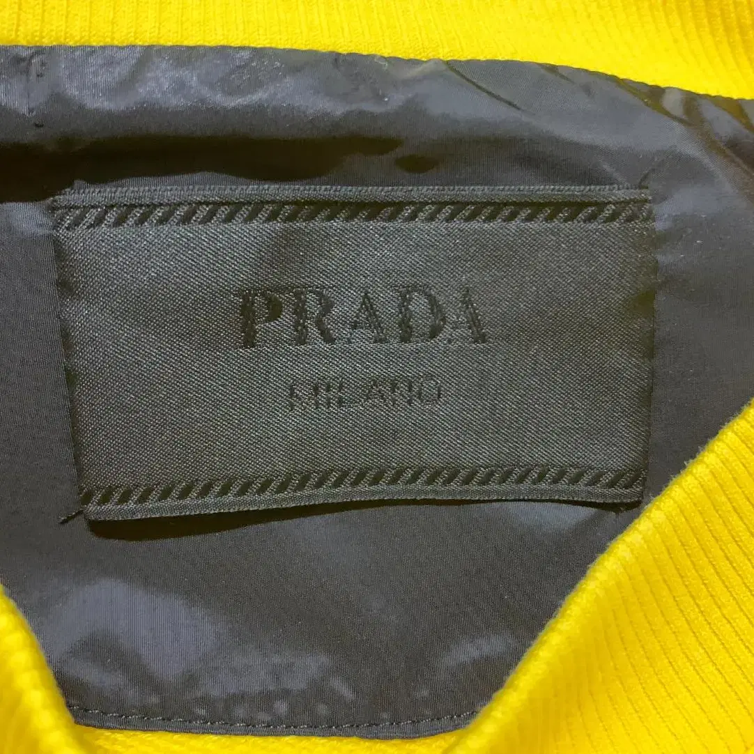 PRADA 프라다 19F/W 스웻셔츠(M 사이즈)유니색스