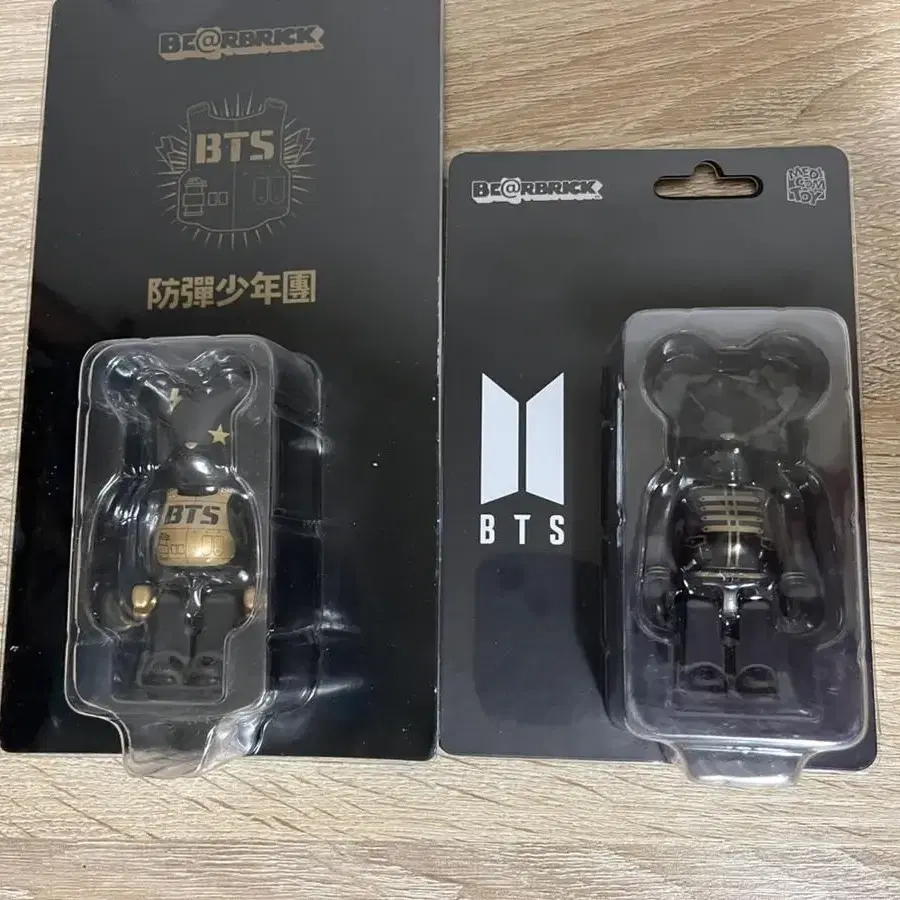 방탄소년단 BTS 베어브릭 bearbrick 판매 (100%)