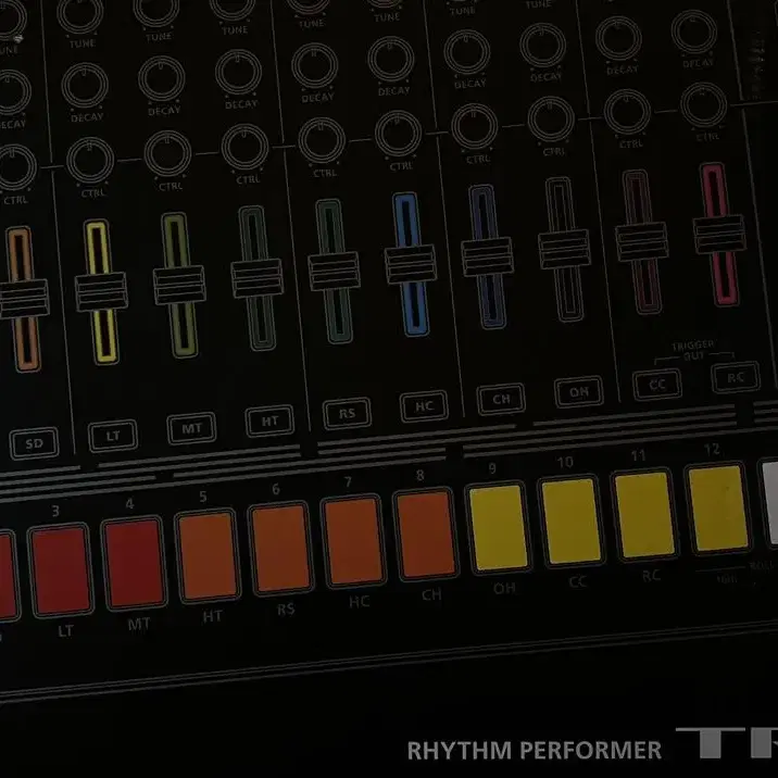 Roland TR-8S 드럼 머신 판매합니다