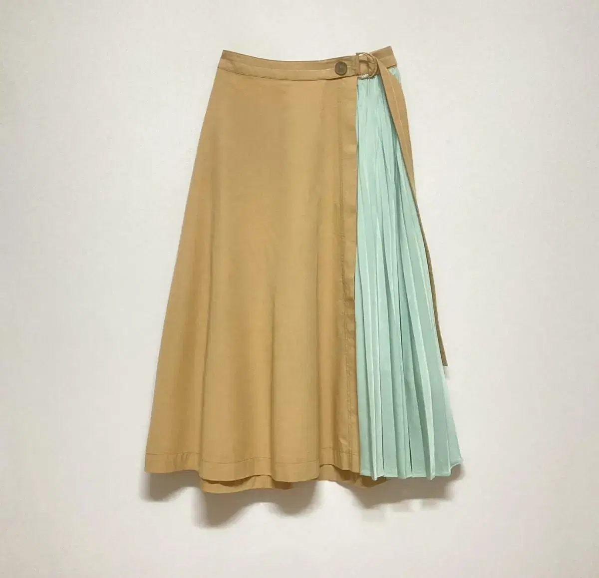 DEWL DEWL Pleated Colorblocked Long Skirt