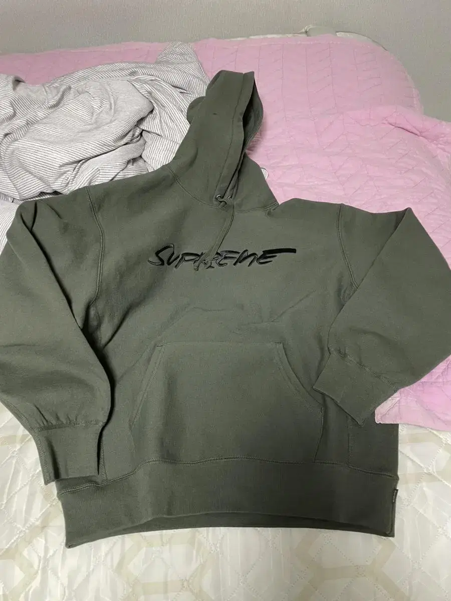 Supreme Hoodie