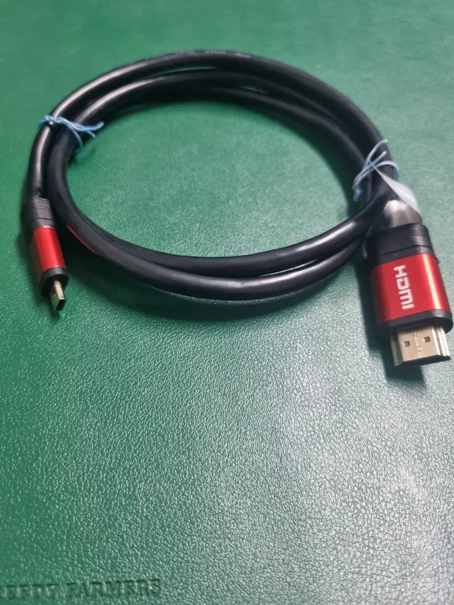 hdmi to micro hdmi 1m 케이블 팝니다