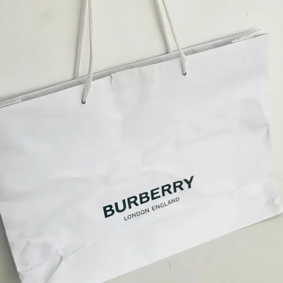 [정품] BURBERRY 버버리 페기 버킷 토트숄더