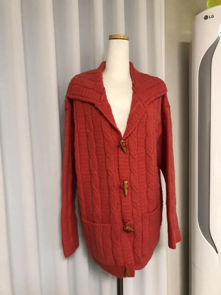 so.wool Tteokbokki Button Cardigan