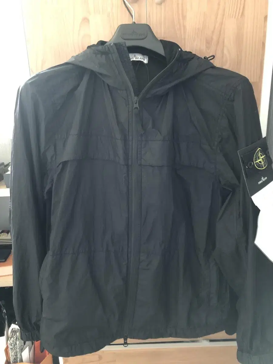 Stone Island Clingclaps 24ss New Windbreaker (M)