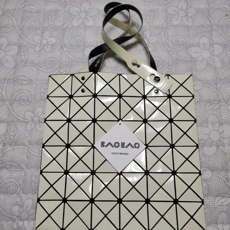 BAOBAO Issey Miyake. tote bag