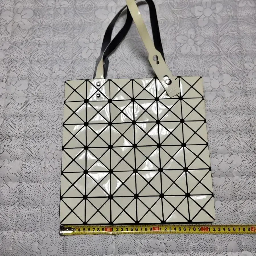 BAOBAO Issey Miyake. tote bag