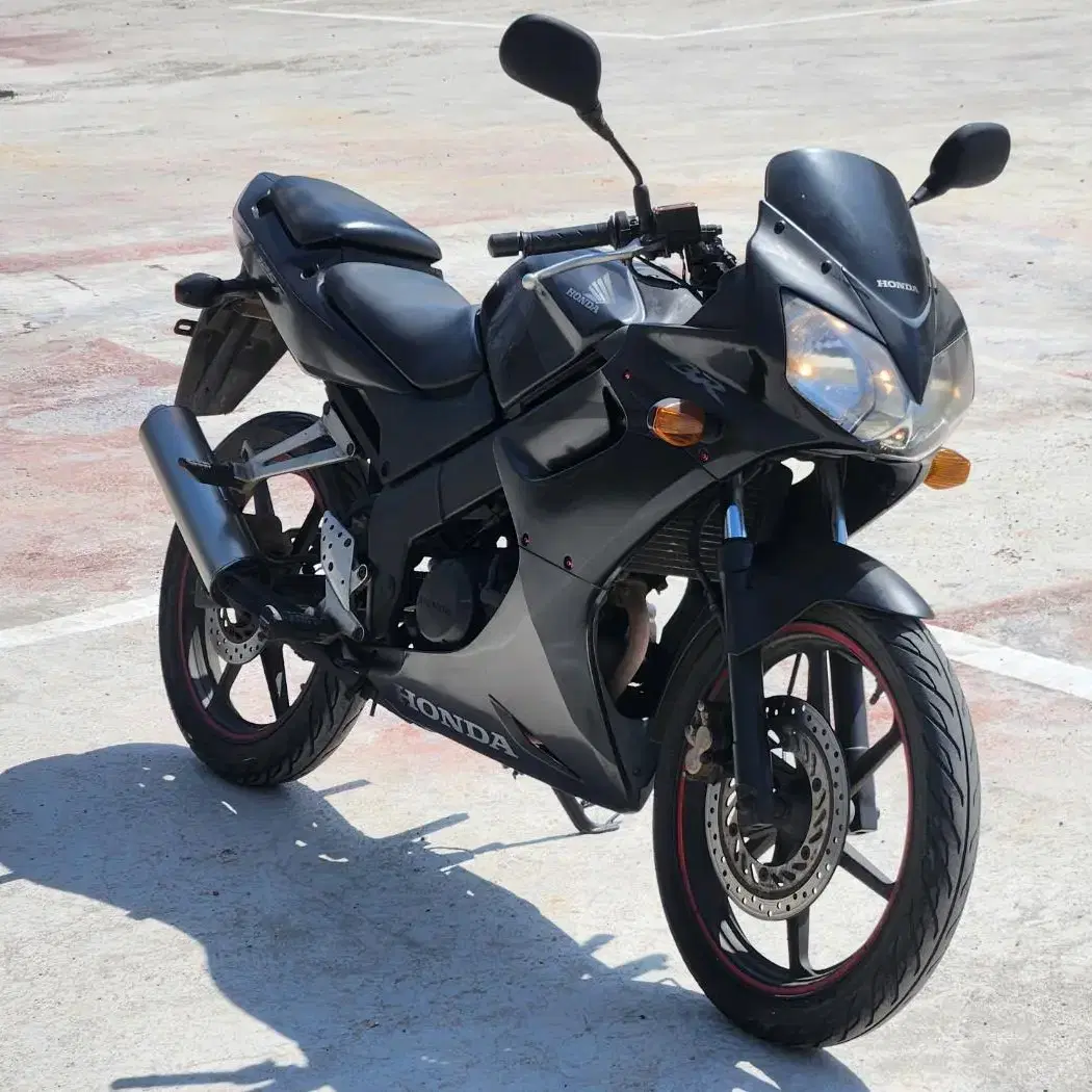 CBR125CC 멸축 08년식 저렴하게 판매하니다 메뉴얼연습용으로 딱!!