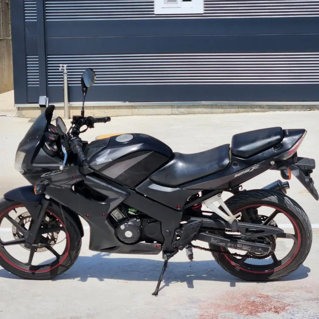 CBR125CC 멸축 08년식 저렴하게 판매하니다 메뉴얼연습용으로 딱!!