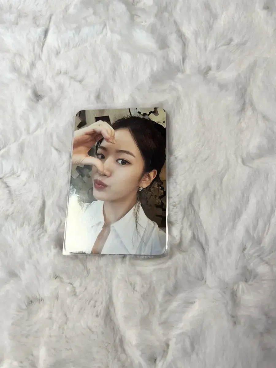 ive yujin the prom queens the prom queens photocard