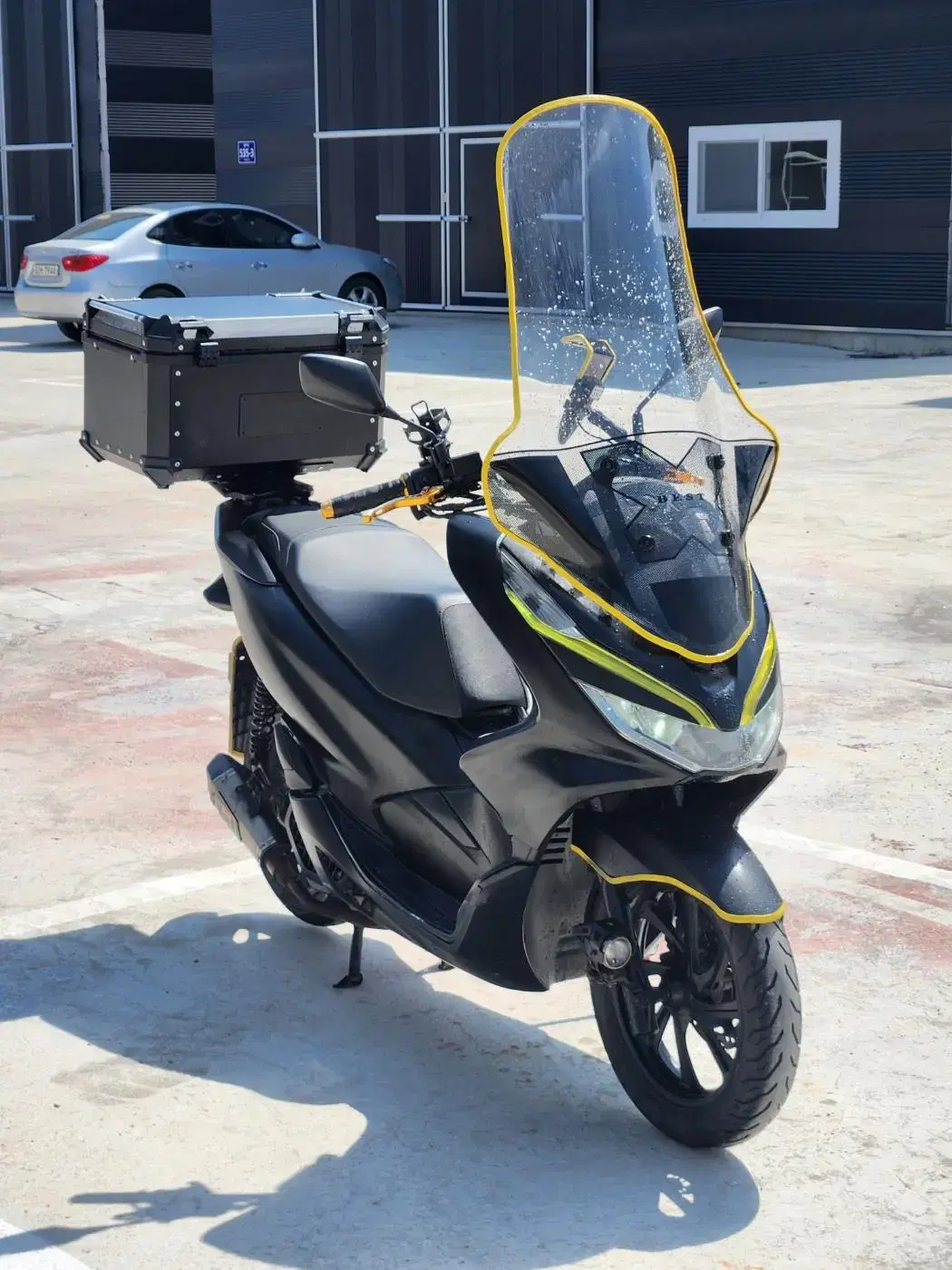 혼다 PCX125CC  19년식  머플러풀튜닝 125만원 급처합니다 상태