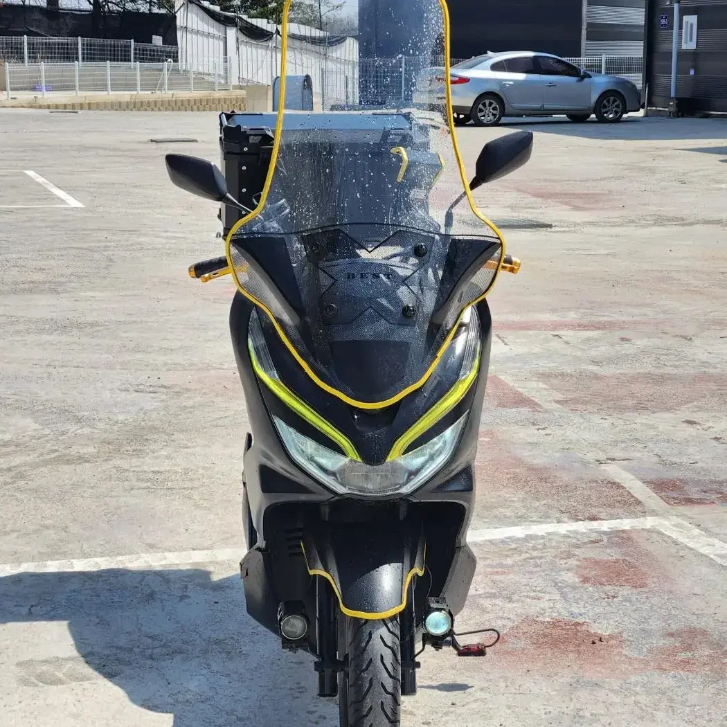 혼다 PCX125CC  19년식  머플러풀튜닝 125만원 급처합니다 상태