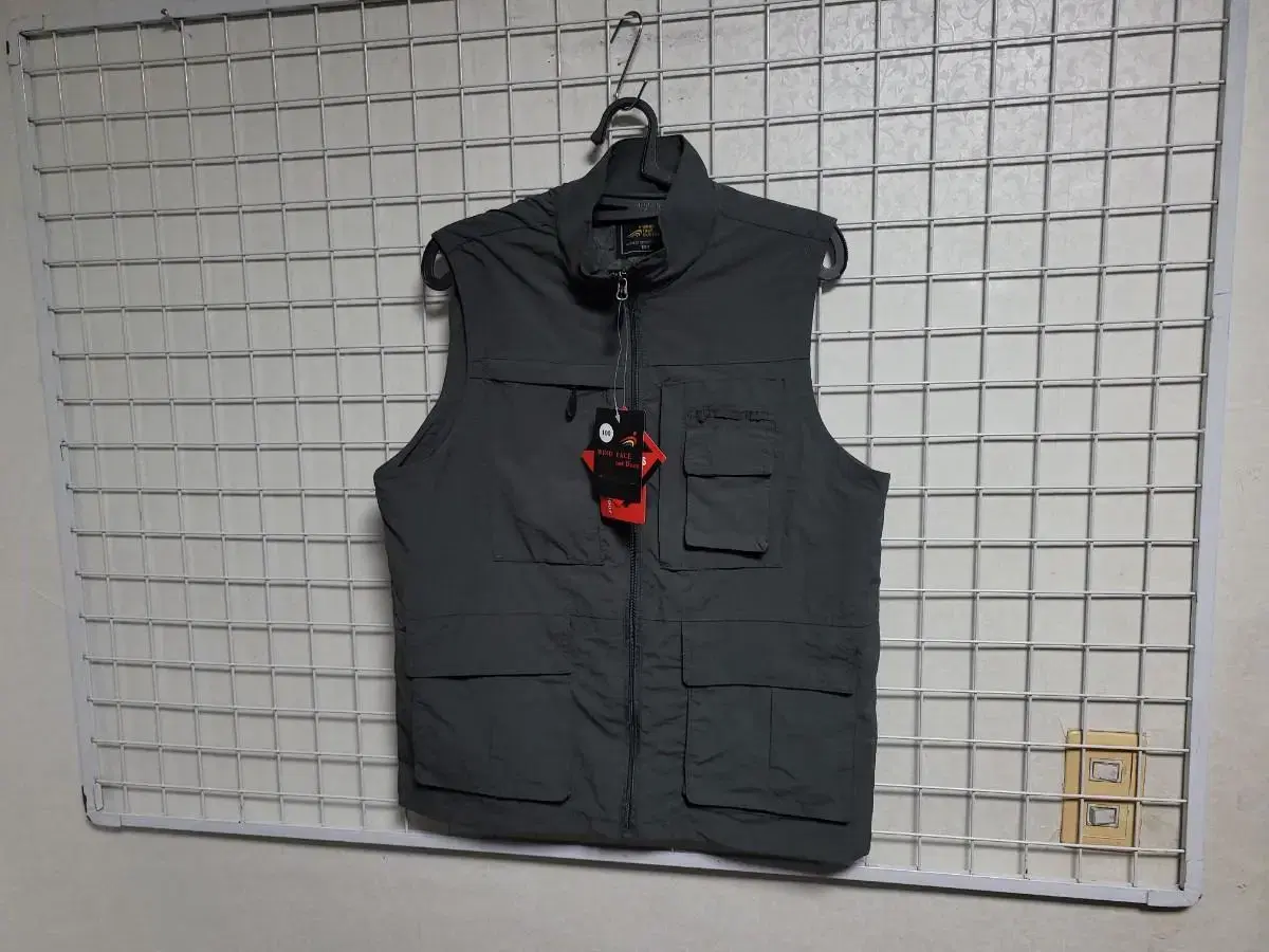 (New)Windbreaker Vest(Men)100