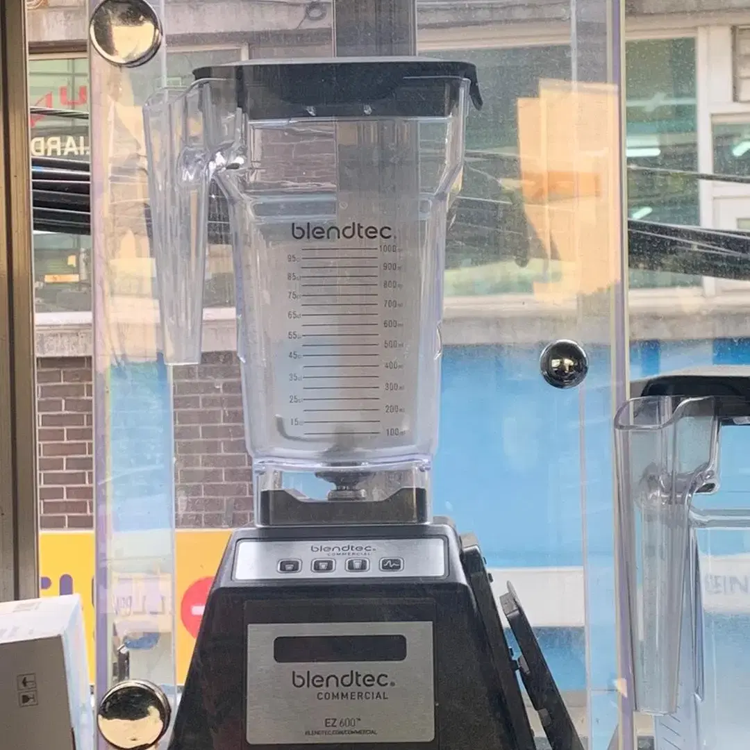 Blendtec EZ 600 블렌더(  볼 하나 더 포함)