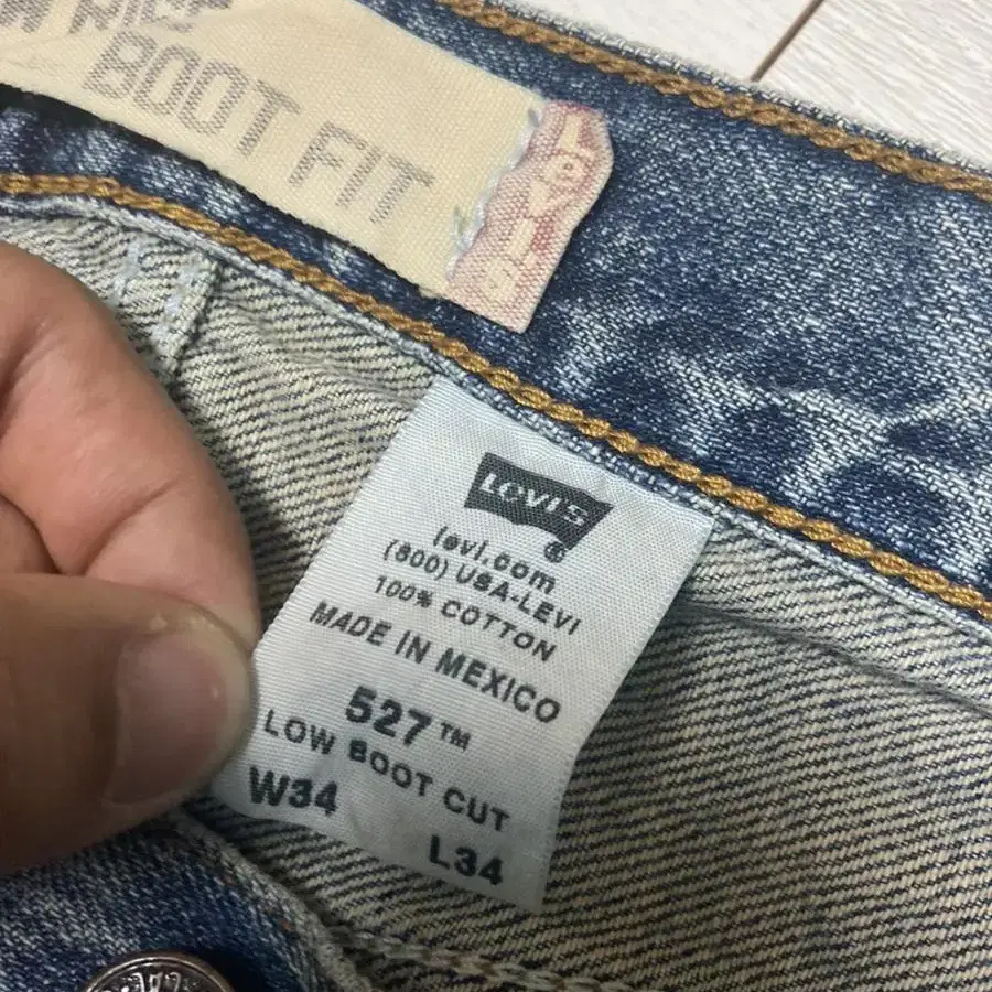 [34] 00s levis 527 (made in Mexico)