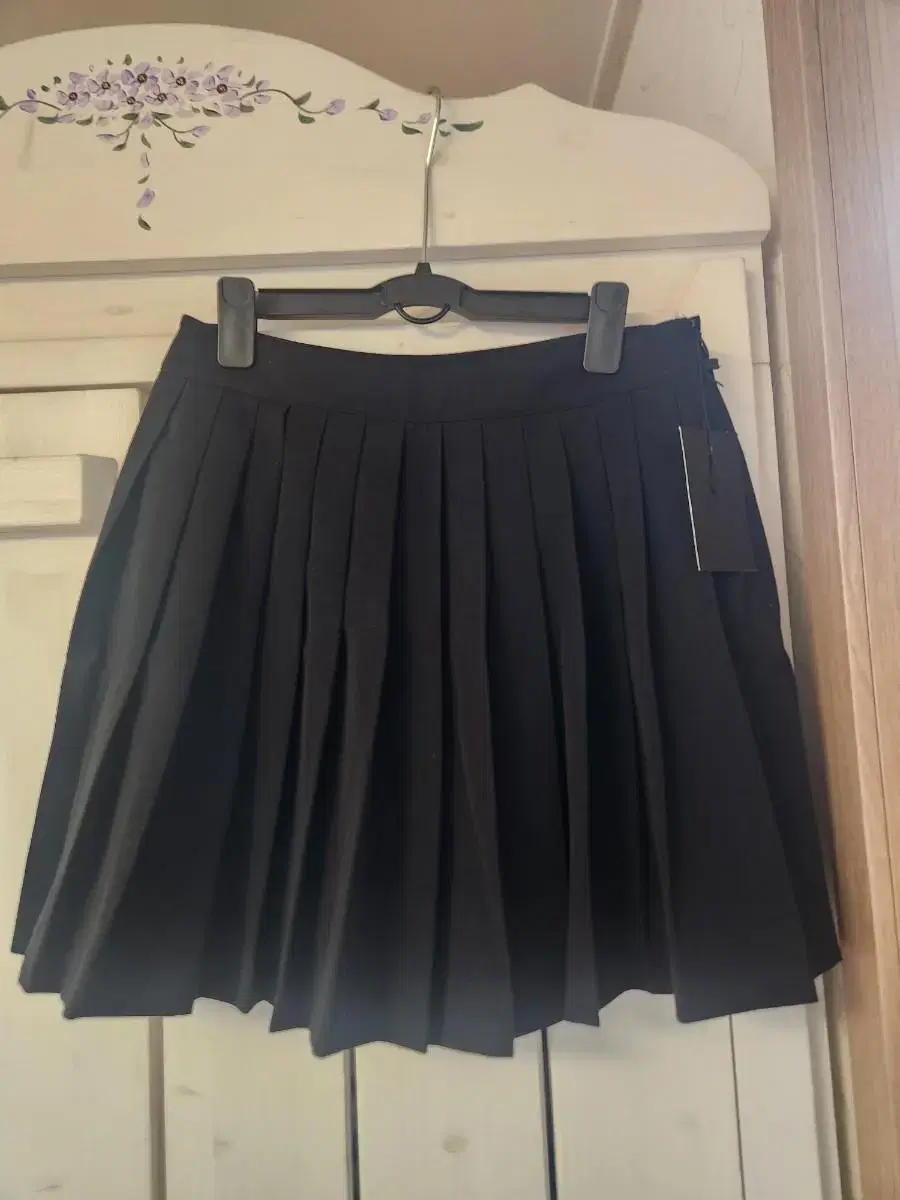 The price of the Missy pleated skirt is going down ㅜ