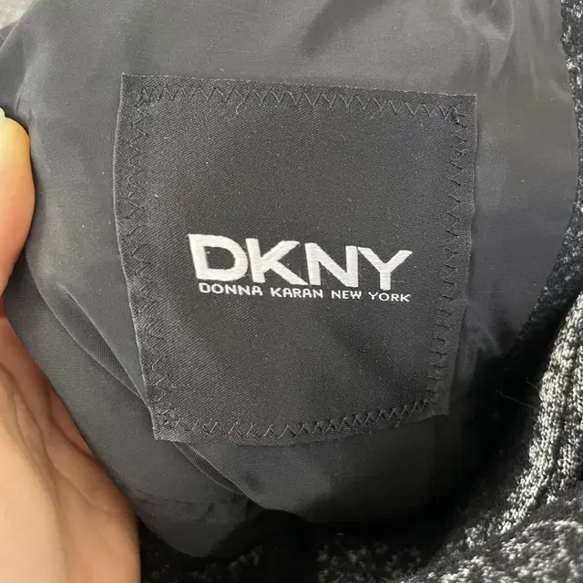 DKNY 도나카란뉴욕 그레이블랙 헤링본 울 미디 싱글 코트