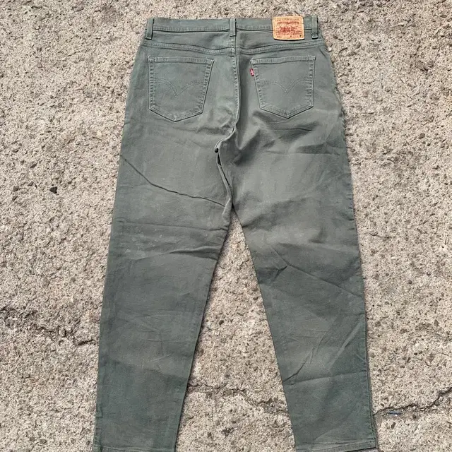 [34] 00s Brazil Levis 550 denim pants