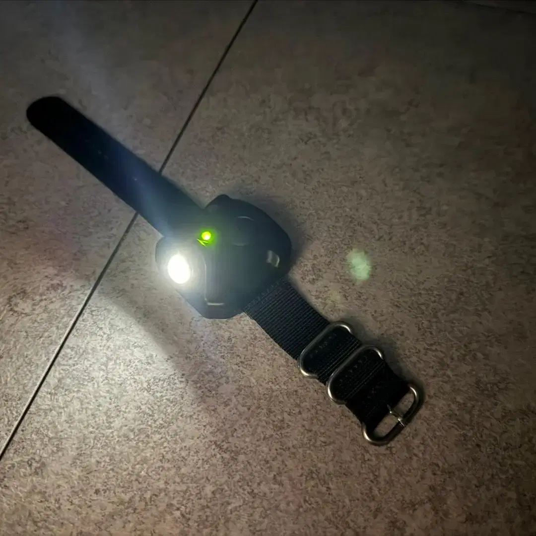 슈어파이어 SUREFIRE 2211 WRISTLIGHT (손목 손전등)