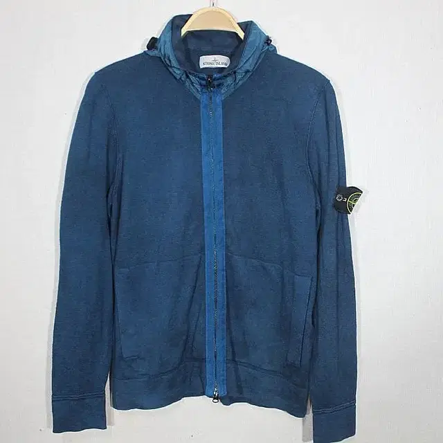 STONE ISLAND 스톤아일렌드 105