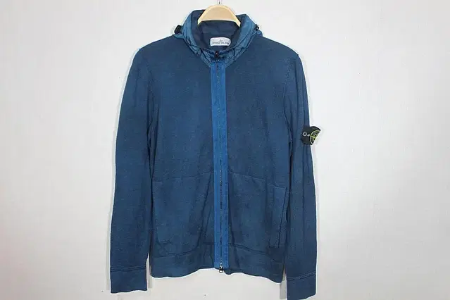 STONE ISLAND 스톤아일렌드 105