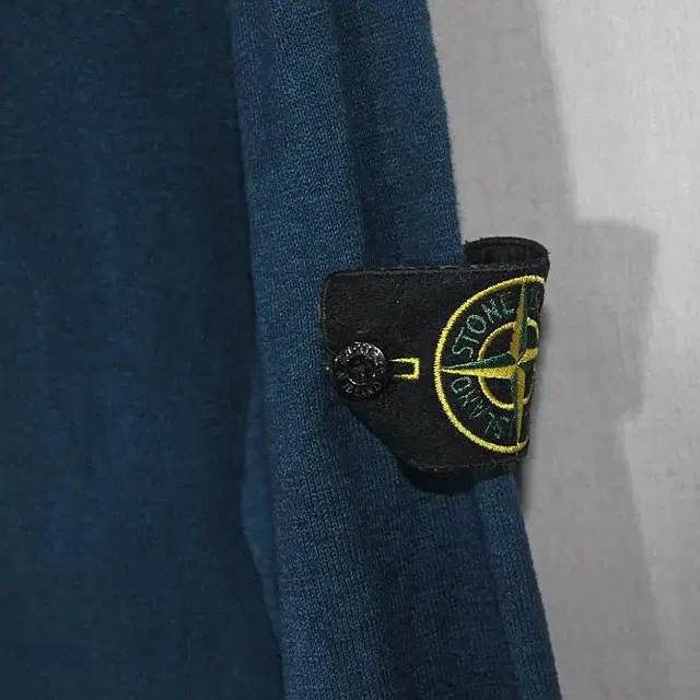 STONE ISLAND 스톤아일렌드 105