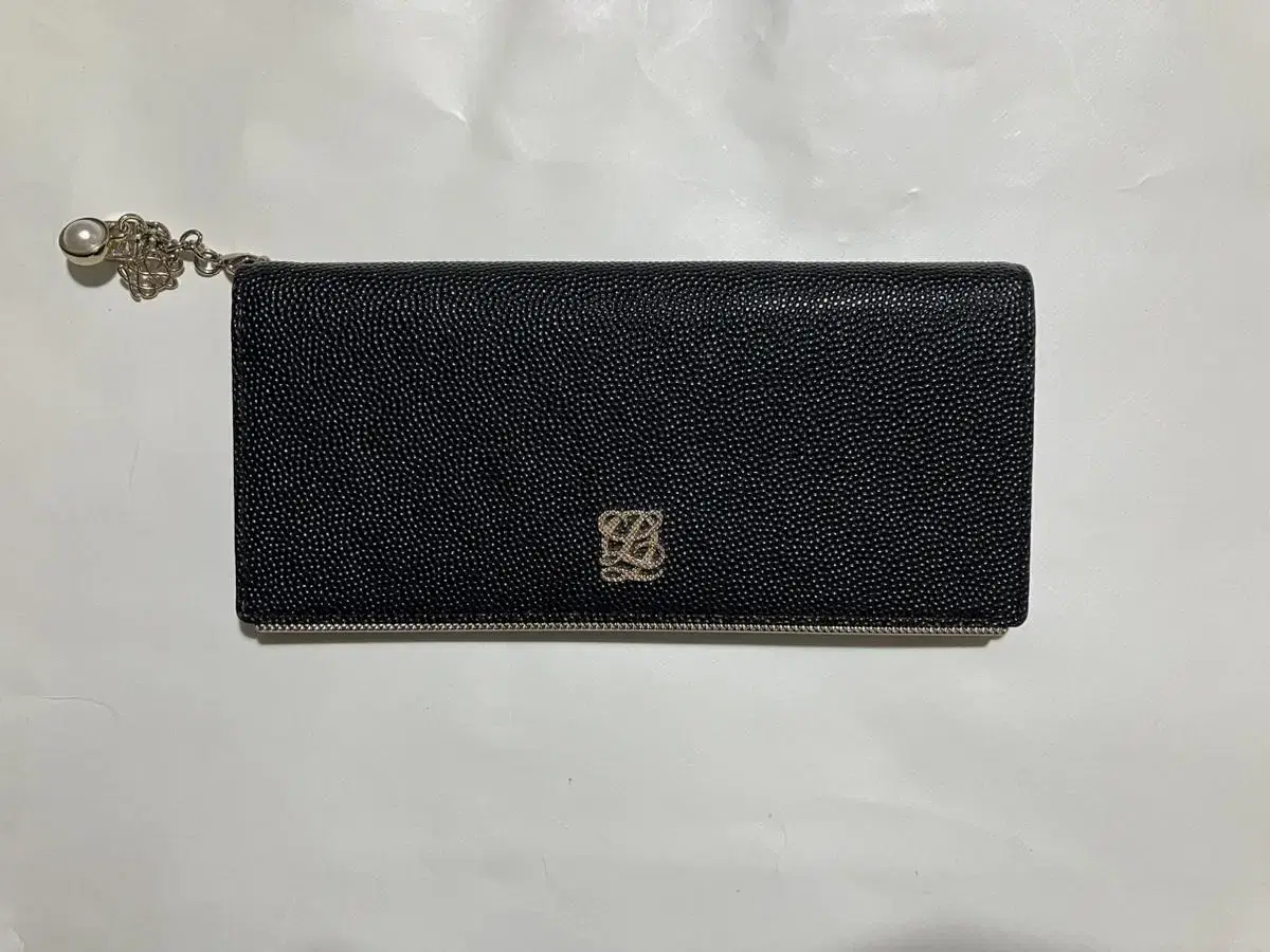 Louis Couture Women's Long Wallet Sells