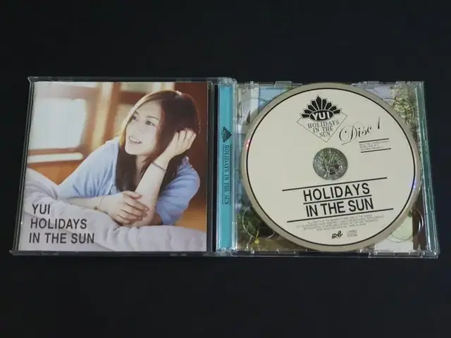 YUI 유이 4집앨범 HOLIDAYS IN THE SUN (CD+DVD)