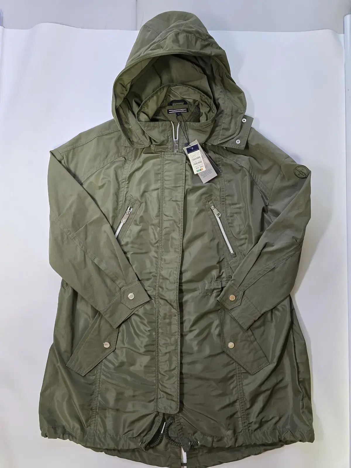 (brand new) Tommy Hilfiger Nylon Khaki Yasang(size S)