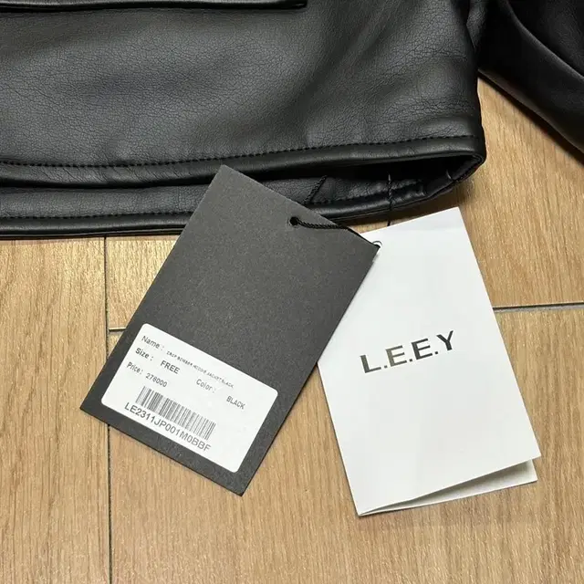 리 레더자켓 LEEY CROP BOMBER  HOODIE JACKET