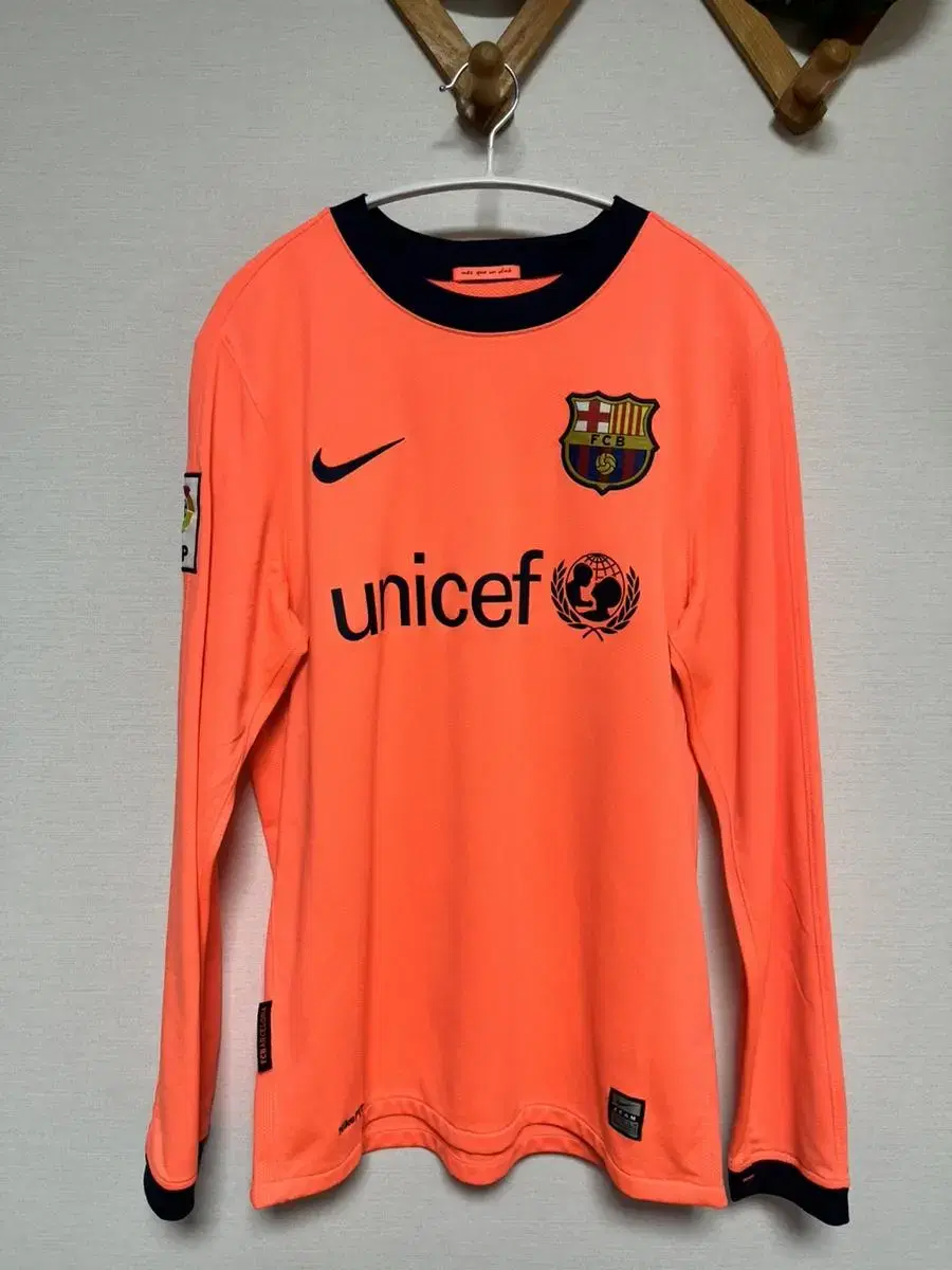 Barcelona 09/10 Away Long Sleeve Mesh Shirt Size S