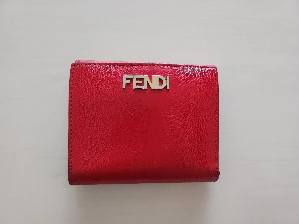 팬디 FENDI 레드 반지갑