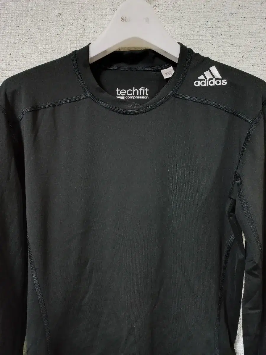 Adidas Women's Techfit Long-Sleeved Tee (100)