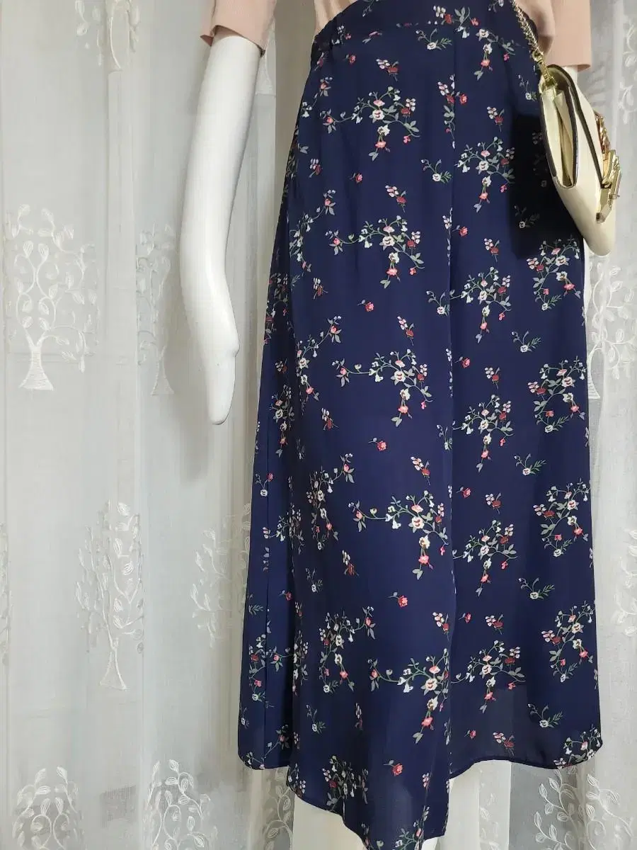 Navy blue gypsophila skirt and pants