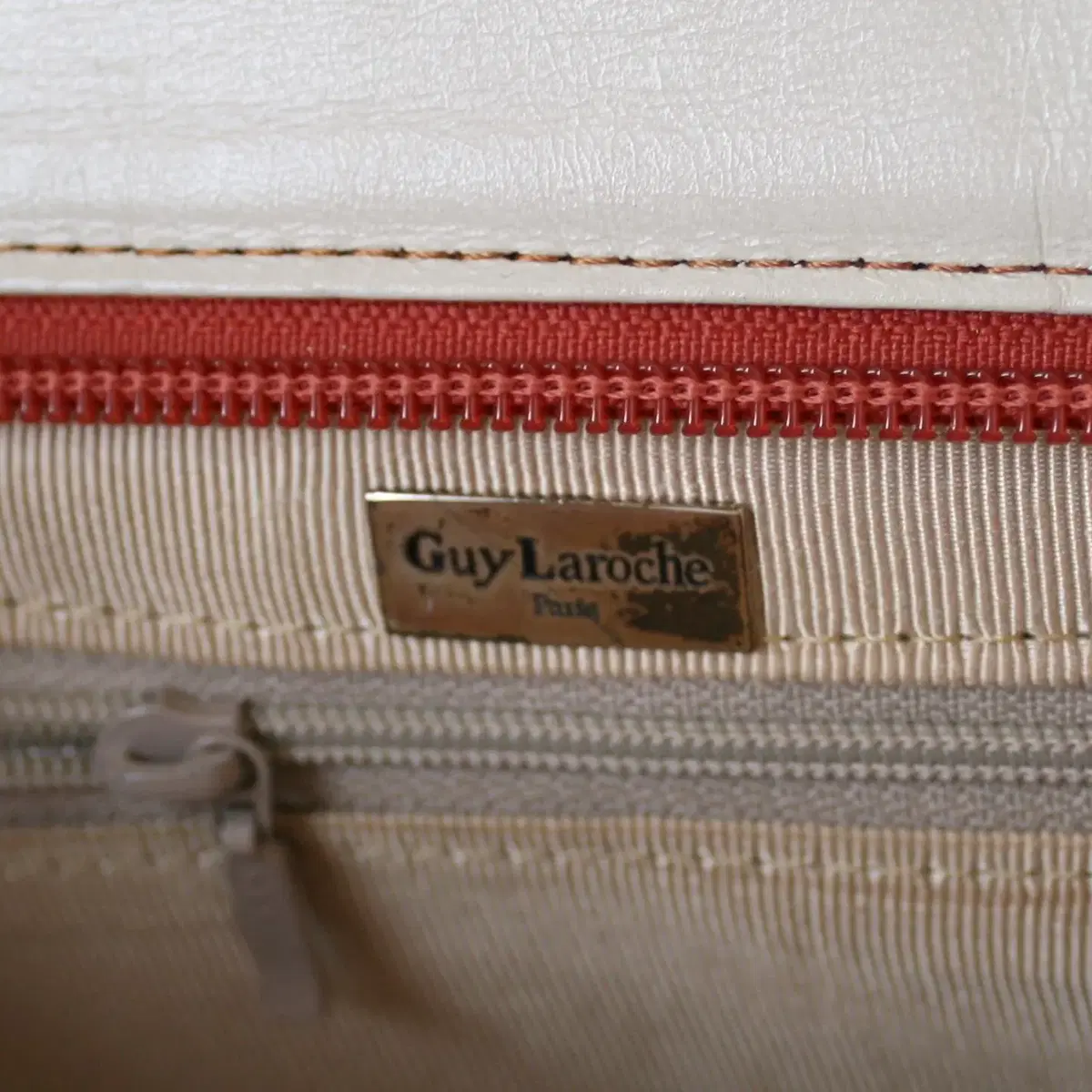 Guy Laroche 가죽 토드백