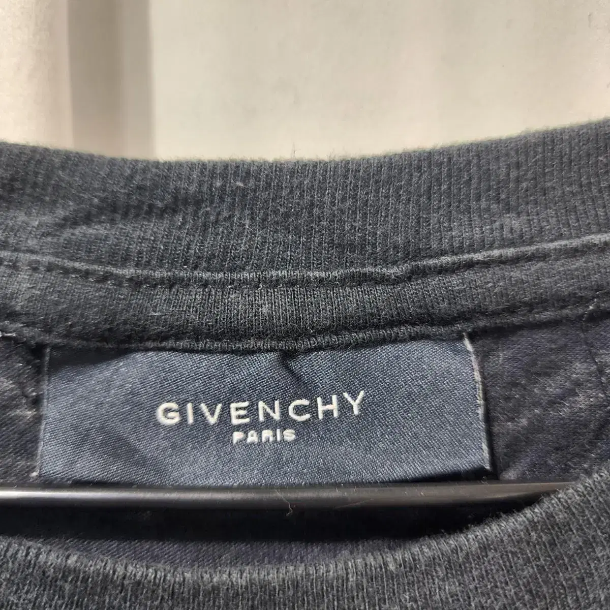 지방시 Givenchy 반팔 라운드넥 티셔츠