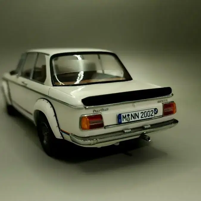 프라모델 1/24 BMW2002  TURBO 도색 완성작